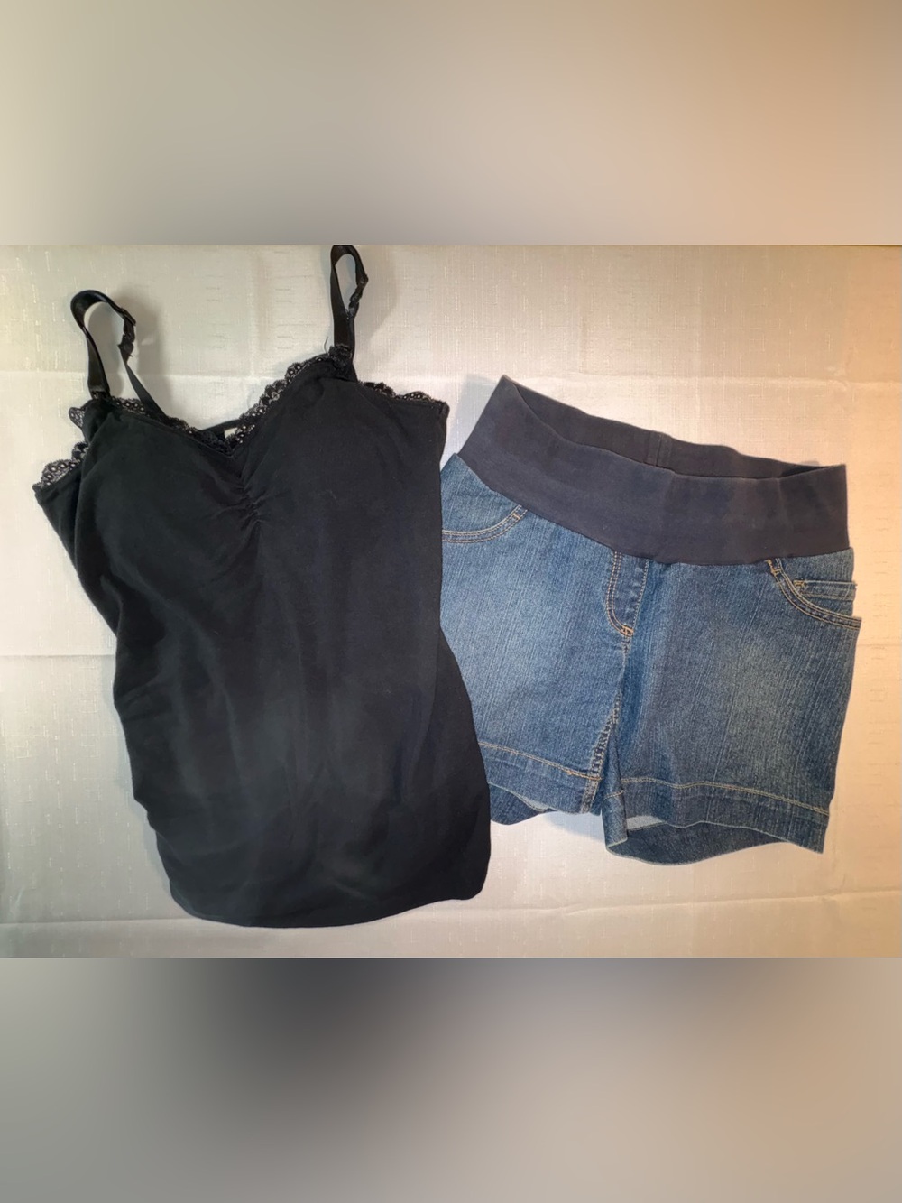 Maternity/Nursing Outfit: Jessica Simpson Tank & Motherhood Maternity Shorts